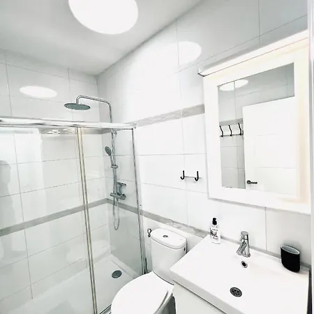New In Tenerife * طوستا ديل سيلونثيو